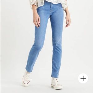 Levi’s 724 High Rise Straight Jean